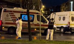 Eşini çocuklarının gözü önünde bıçaklayarak öldürdü