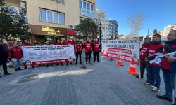 Karşıyaka'da 7 aydır maaş alamayan işçiler eylemde