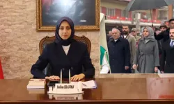 Koruma polisine şemsiye tutturan Kaymakam sessizliği bozdu!