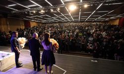 Yenimahalle’de kahkaha dolu tiyatro gecesi