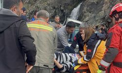 Muğla'da otomobilin, hafif ticari araçla çarpıştığı kazada ölü sayısı 3'e yükseldi