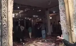 Pakistan'da Cuma namazı sırasında camide şiddetli patlama!