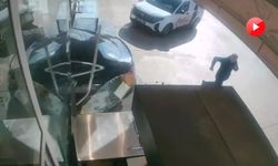Ankara'da otomobil pastaneye girdi: O anlar kamerada!