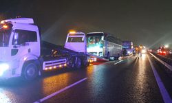 Otoyolda 17 araç birbirine girdi: 7 yaralı var, Ankara yönü ulaşıma kapandı