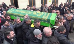 Çatıdan düşen buz sarkıtı nedeniyle hayatını kaybeden 2 çocuk babası, toprağa verildi