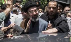 İran basınından dikkat çeken iddia: Ali Hamaney'in oğlu yeni lider oldu