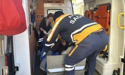 Babasının çatıdan attığı inşaat demiri başına isabet etti