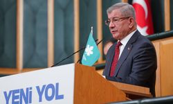 Ahmet Davutoğlu, Riyad'da açıklanan bildiriyi eleştirdi: 'Savaşı İran başlatmadı'