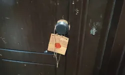 Evde tartıştığı eşini döverek öldürdü!