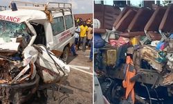 Gana'da otobüsle ambulans çarpıştı: 16 ölü