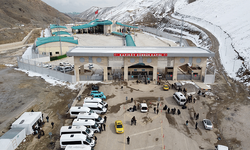 Türkiye-İran sınır kapılarında günübirlik yolcu geçişleri karşılıklı durduruldu!