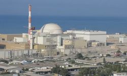 İran'daki nükleer santrale füze isabet etti!