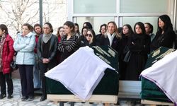 İstanbul'da denizde ölü bulunan anne ile kızı toprağa verildi