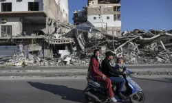 BM: İsrail’in saldırdığı Lübnan’dan 200 binden fazla kişi Suriye’ye geçti