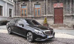 Azerbaycan, Kars Belediyesi'ne Mercedes marka araç hediye etti