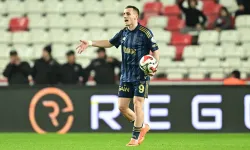 Kerem Aktürkoğlu oyundan çıkarıldı, yorumcular eleştirdi