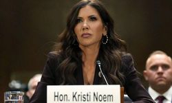 Trump, ‘yasak aşk’ iddialarıyla gündeme gelen bakanı görevden aldı!