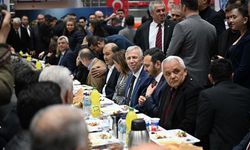 Mansur Yavaş, Mamak’ta iftar sofrasında vatandaşlarla buluştu