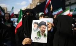 Reuters: İran'da yönetimin yakın zamanda çökme riski yok!