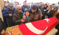 Öğrencisi tarafından öldürülen Fatma Nur öğretmen, son yolculuğuna uğurlandı