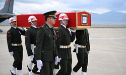 Katar'da düşen helikopterde şehit olan binbaşının cenazesi Isparta'ya getirildi