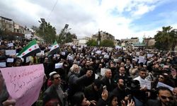 Şam’da alkollü içecek kısıtlamasına karşı oturma eylemi