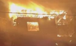 Sarıyer'de 2 gecekondu alev alev yandı; 4 yaralı