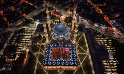 Restorasyonun ardından ibadete açılan Selimiye Cami avlusunda iftar