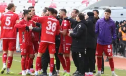 Kırmızı kartlar havada uçuştu! Keçiörengücü tek golle kazandı