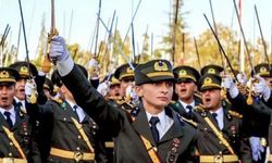 TSK'den ihraç edilen teğmen Ebru Eroğlu'nun iade davası reddedildi