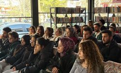 Kitap Kafe’de siber zorbalık masaya yatırıldı