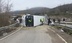 Yalova’da işçi servis midibüsü devrildi: 1 ölü, 20 yaralı