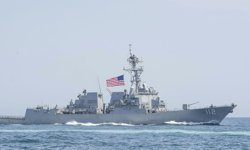 ABD savaş gemileri Hürmüz Boğazı'na girdi!
