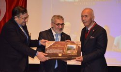 Dericizade Faruk Küçük’e Dünya Ahilik Ödülü takdim edildi