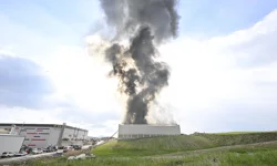 Ankara'da mobilya deposunda yangın