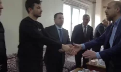 Bilal Erdoğan, Akın Gürlek’in elini sıkmadı!