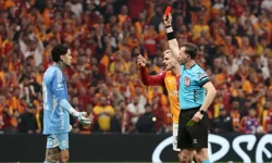 Kırmızı kartla oyundan atılan Ederson ile Yasin Kol arasında gerilim