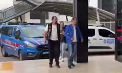 Antalya'da 1 kişi Cumhurbaşkanı'na hakaret, halkı kin ve düşmanlığa sevkten tutuklandı!