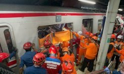 Endonezya'da tren kazasında 4 kişi öldü, 38 kişi yaralandı