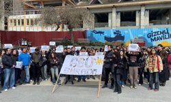 Galatasaray Üniversitesi öğrencileri, okul saldırılarına karşı yürüdü