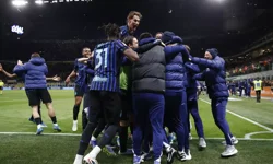 Hakan Çalhanoğlu’nun da formasını giydiği Inter şampiyon oldu