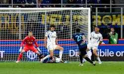 Hakan Çalhanoğlu yine şov yaptı! Inter'i tek başına finale taşıdı