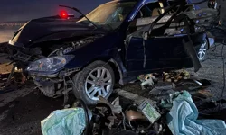 Kayseri’de otomobil bariyerlere saplandı: 1 ağır yaralı