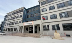 Mersin'de okula tabancayla gelen lise öğrencisi gözaltına alındı