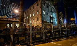 İzmir’de Meslek Fabrikası’na operasyon: Bina ablukaya alındı