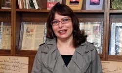 Mine Kırıkkanat kimdir?