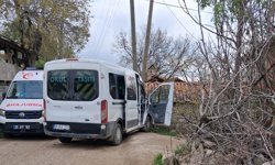 Samsun'da okul servisi direğe çarptı: 12 öğrenci yaralandı