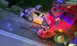 Otomobil ile kamyon çarpıştı: 1 ölü, 4 yaralı