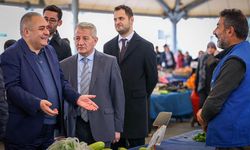 Keçiören Belediye Başkanı Mesut Özarslan, Bademlik Semt Pazarı’nı ziyaret etti