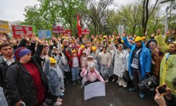 Özgür Özel'den maden işçilerine ziyaret: 'Mücadeleniz bir kutup yıldızı'